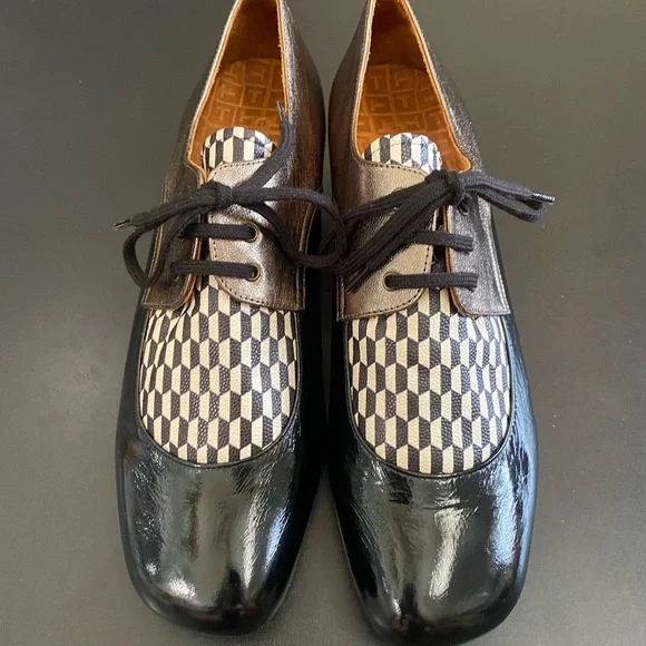 New Chie Mihara Pump in Black / Platinum in Size EU 39.5 / US 9 - Picture 2 of 10